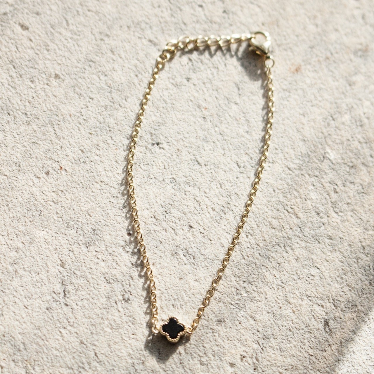 Mini Black Agate Clover Bracelet