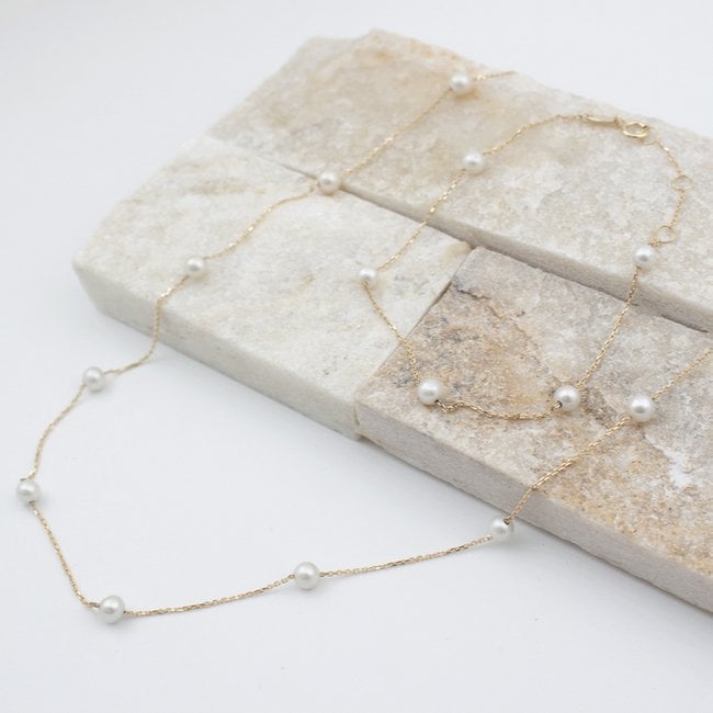 Delicate Pearl Necklace 10k
